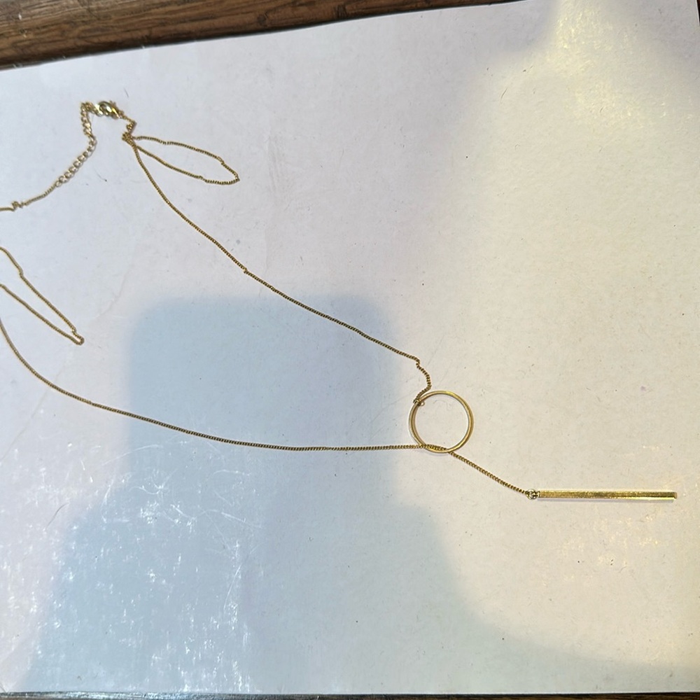 Gold plate necklace with circle and pendant drop
